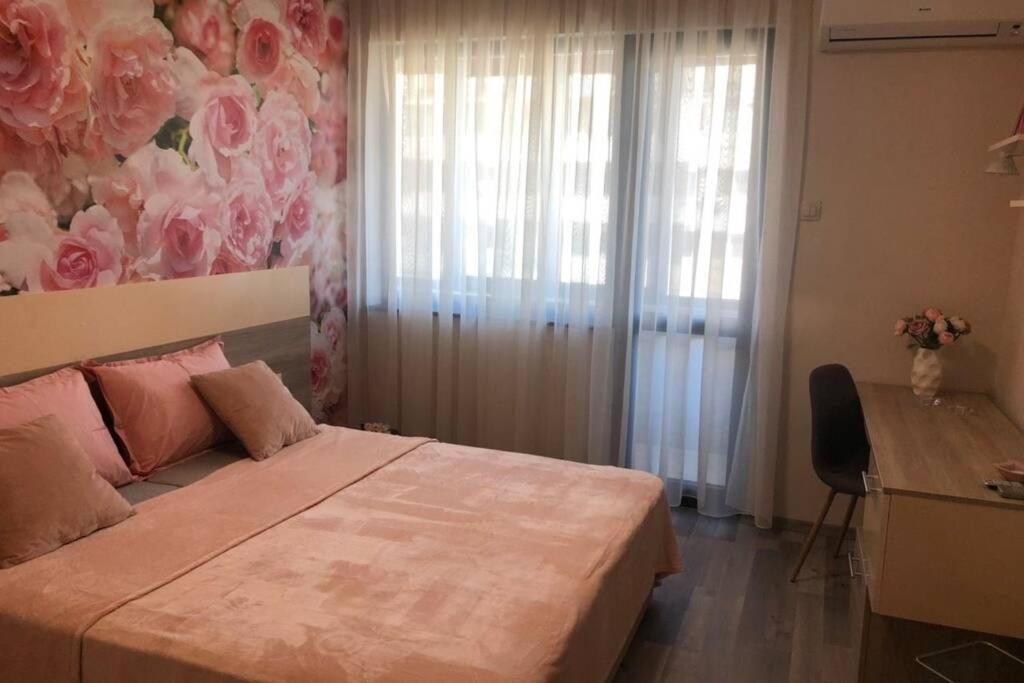 Lovely 3-Bedroom Apartment For 7 Ppl At The Centre Varna Exterior photo