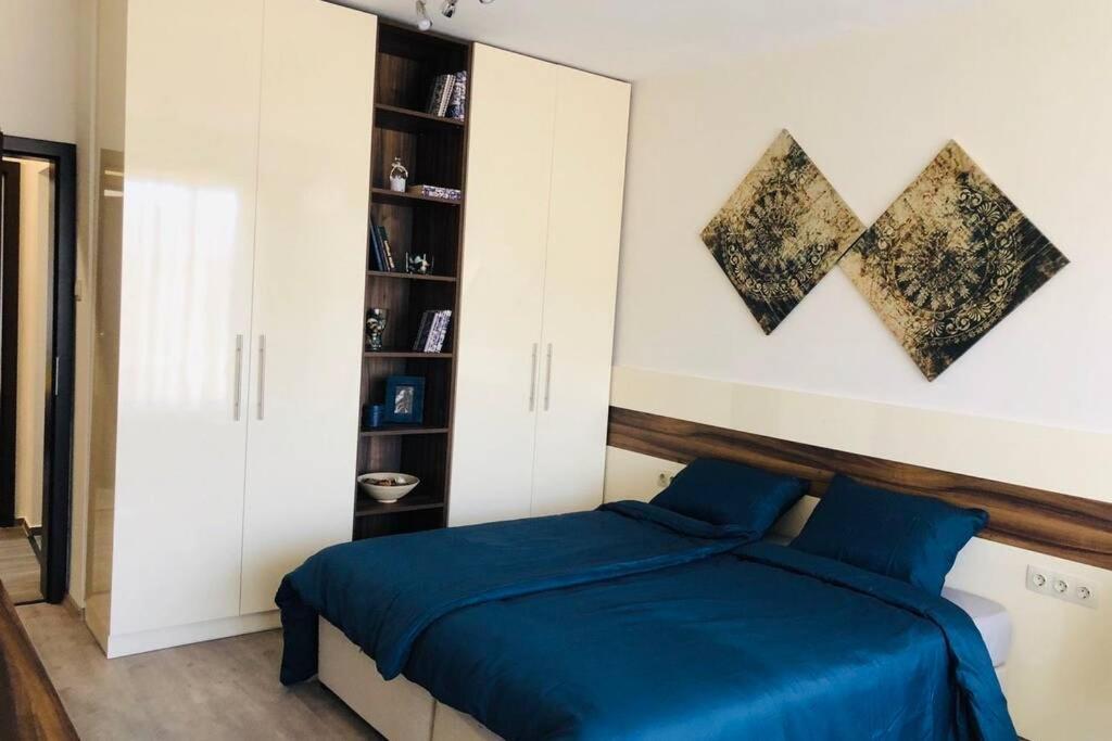 Lovely 3-Bedroom Apartment For 7 Ppl At The Centre Varna Exterior photo